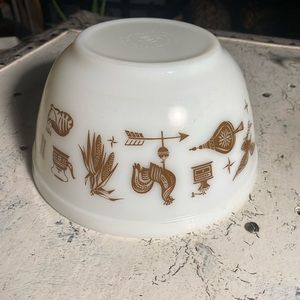1 Pyrex 402 Americana Mixing Bowl 1.5 Quarts